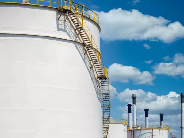 venting air filtration solution for storage tanks during industrial cleaning